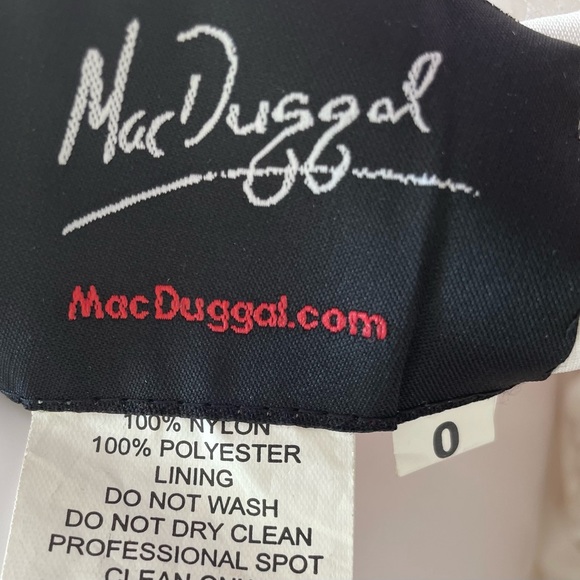 Mac Duggar Metallic One-shoulder Sheath Evening Gown In White - Picture 12 of 13